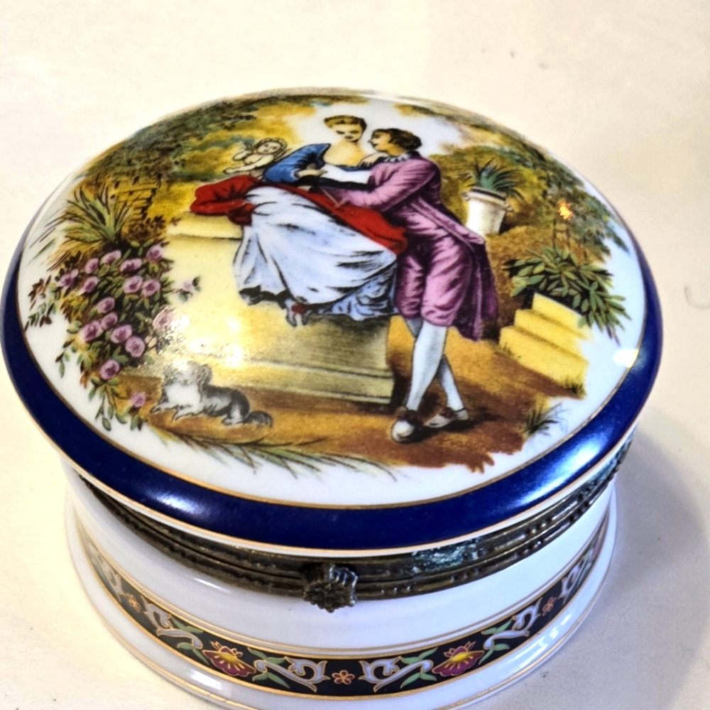 vintage antique 1930’s  Imperial Porcelain French Courting box rare